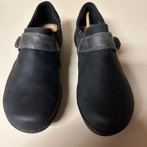 Collection By Clarks Roseville Dot Womens Sz 8.5M Black Leather Loafer Shoe